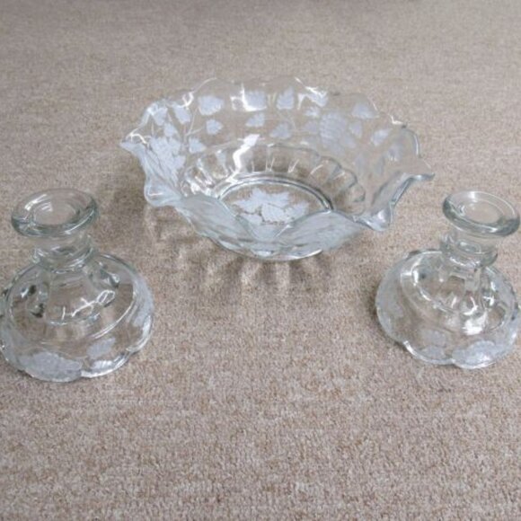 Westmoreland Glss Crystal Velvet PANELED GRAPE 3-Piece Console Bowl Set, U.S.A. - Picture 4 of 4